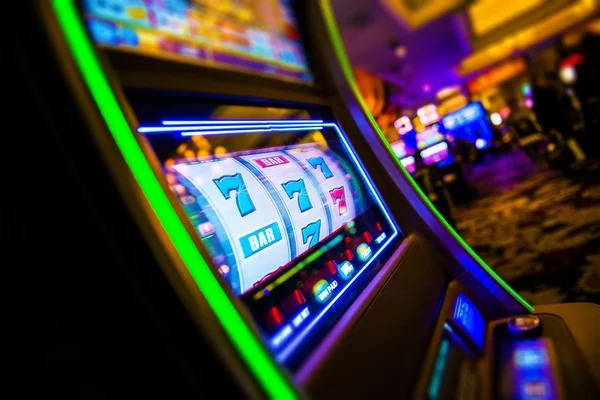 VIP roulette table with extended maximum stake display